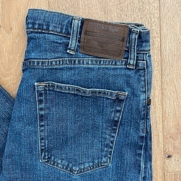 Wrangler Jeans - Picture 2 of 8